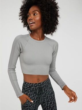 Aerie Offline Women’s Stone Gray Big Chill Long Sleeve Seamless Cropped Top